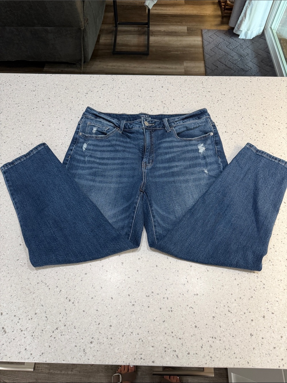 Time and Tru Women's Straight-Leg Blue Denim Jeans